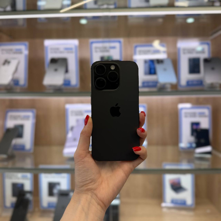 Б/у Смартфон Apple iPhone 15 Pro 256GB Black Titanium