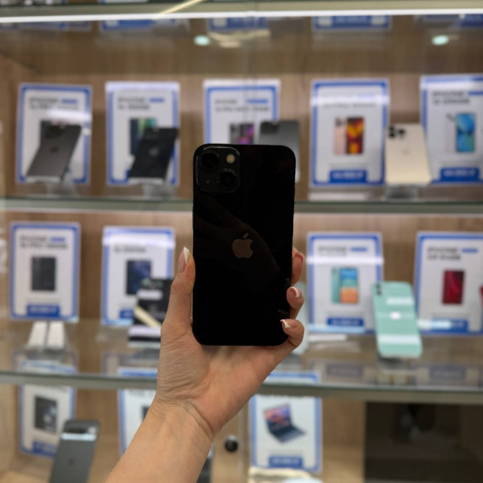 Б/У iPhone 13 128GB Midnight RU | Фото 1 из 5