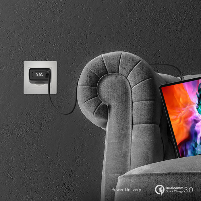 Зарядное устройство Deppa USB A + USB-C, PD, QC 3.0, 30W, дисплей, черный | Фото 2 из 4