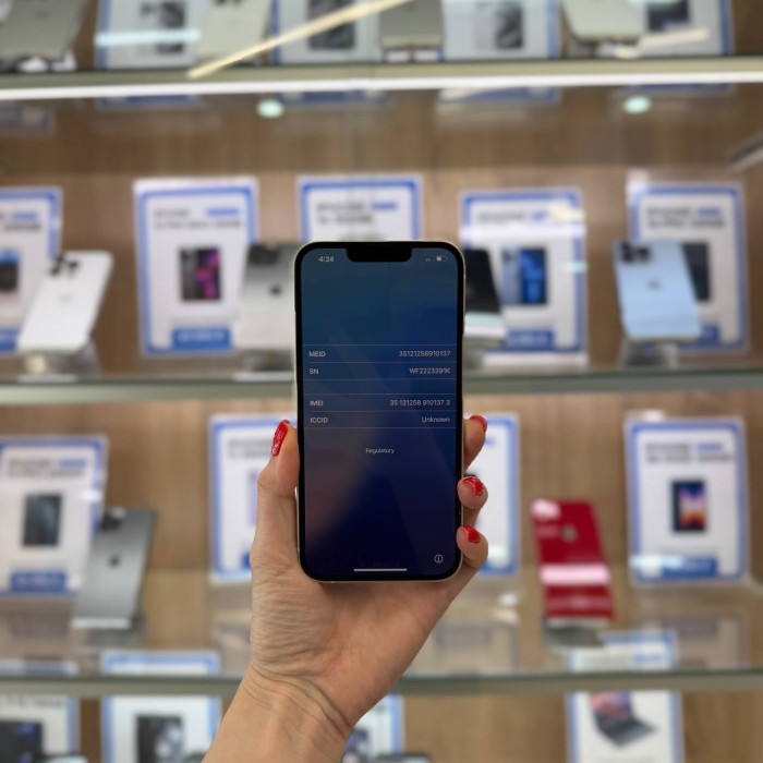 Уценка Смартфон Apple iPhone 13 256GB Сияющая звезда | Фото 2 из 2