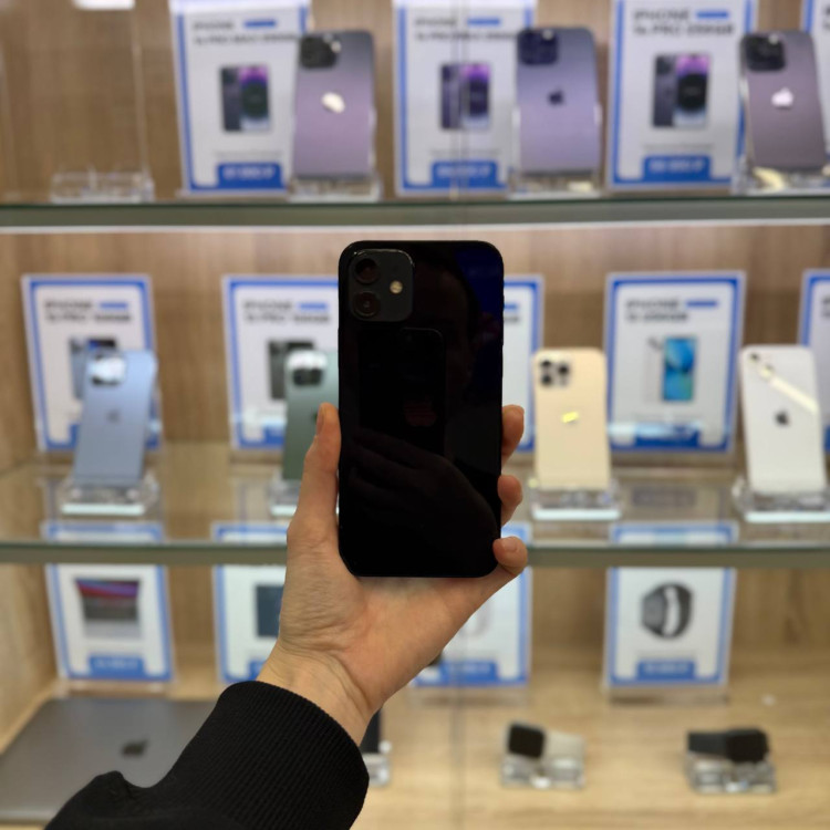 Б/у iPhone 12 64GB Черный EU