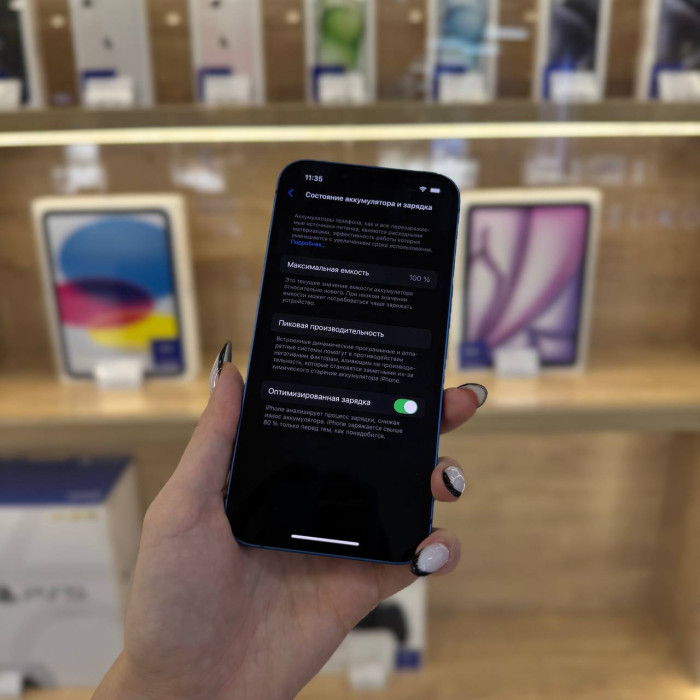 Уценка Смартфон Apple iPhone 13 256GB Синий (Blue) | Фото 4 из 5