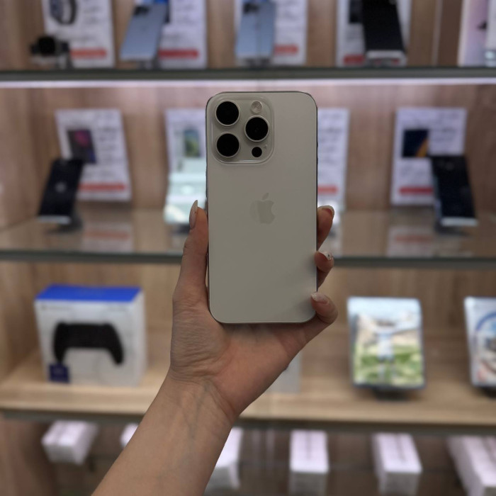 Б/у Смартфон Apple iPhone 15 Pro 256GB Белый (White Titanium) | Фото 1 из 5