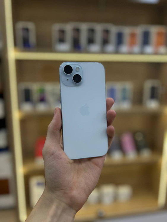Б/У Apple iPhone 15 256GB Голубой (Blue) nano SIM + eSIM