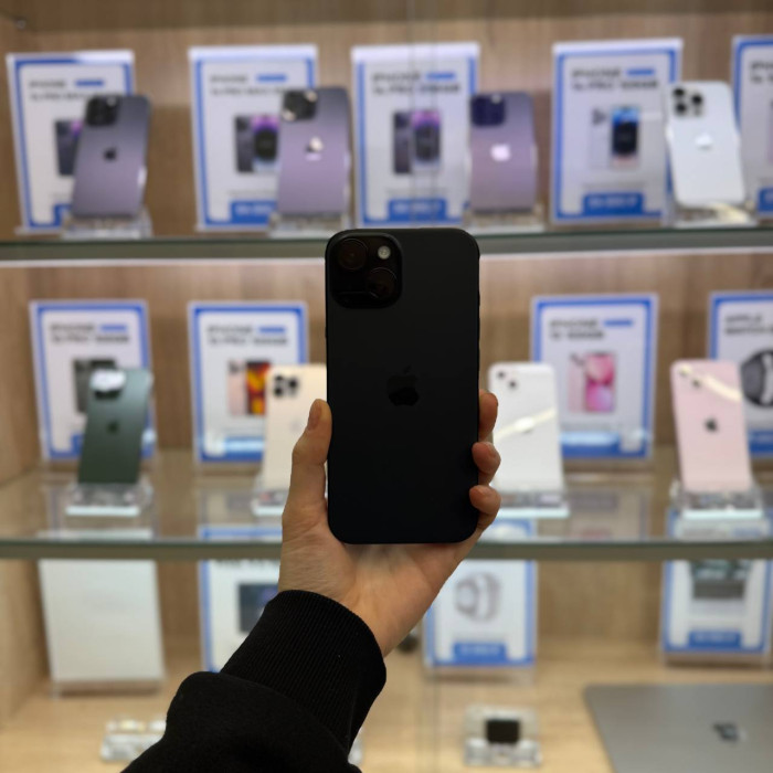 Уценка Смартфон Apple iPhone 15 128GB Черный (Black) nano SIM + eSIM