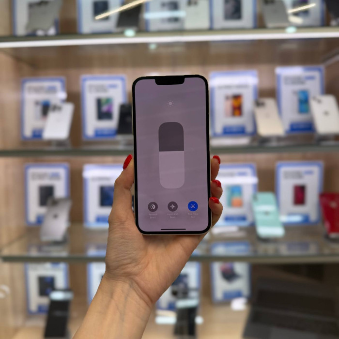 Б/у Смартфон Apple iPhone 13 256GB Белый | Фото 3 из 5
