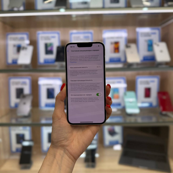 Б/у Смартфон Apple iPhone 13 256GB Белый | Фото 4 из 5