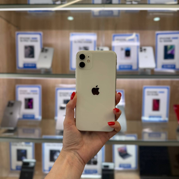 Б/у Смартфон Apple iPhone 11 64GB White