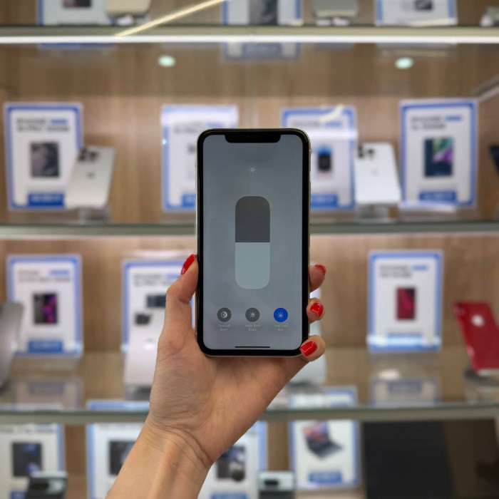 Б/у Смартфон Apple iPhone 11 64GB White | Фото 3 из 5